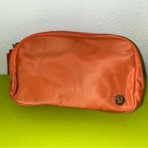 NWT lululemon Everywhere Belt Bag - Coral Kiss 1L